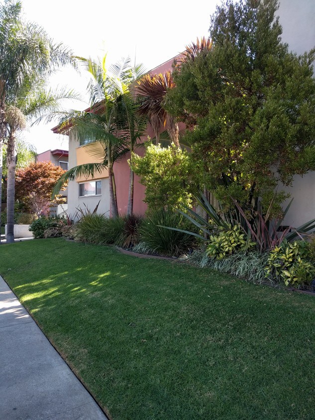 Primary Photo - 11100 National Blvd
