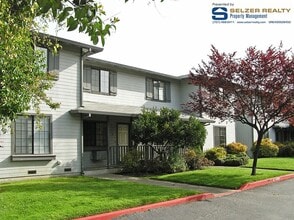 Building Photo - 880 S Orchard Ave