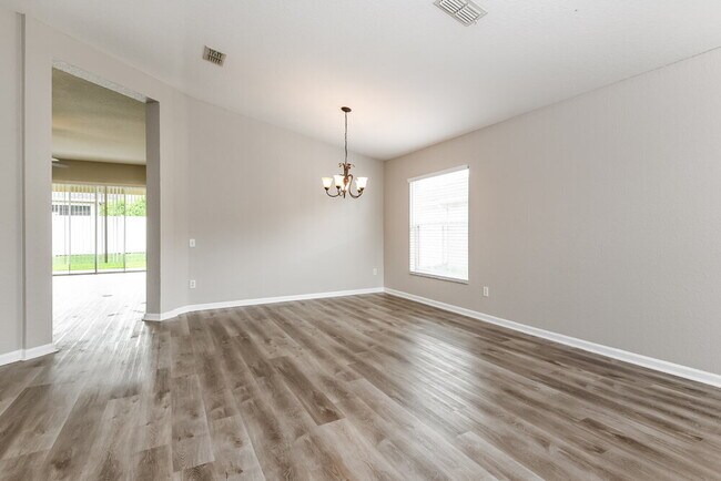 Building Photo - 2335 Meadow Oak Cir