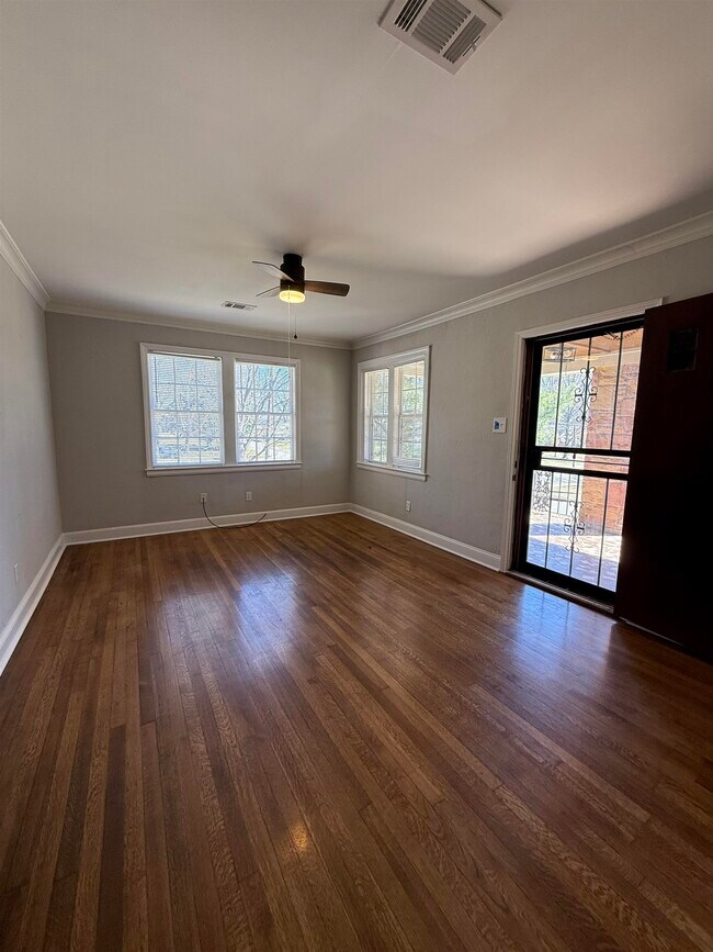 Foto del edificio - 764 Dunn Ave