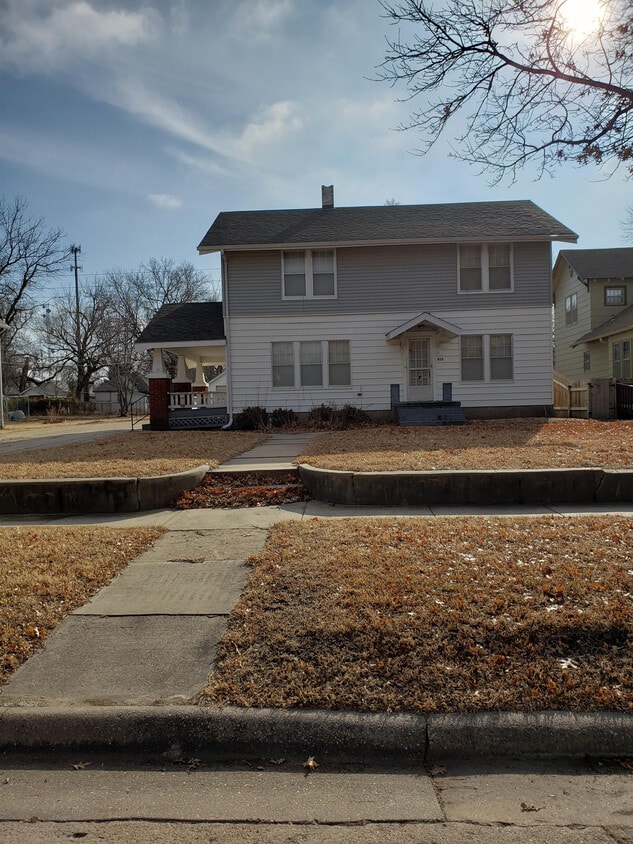 Primary Photo - 415 W 6th St
