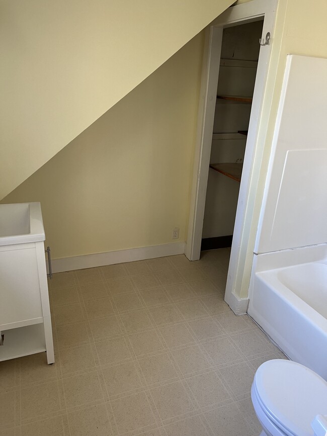 Building Photo - 14 Uncle Sams Ln