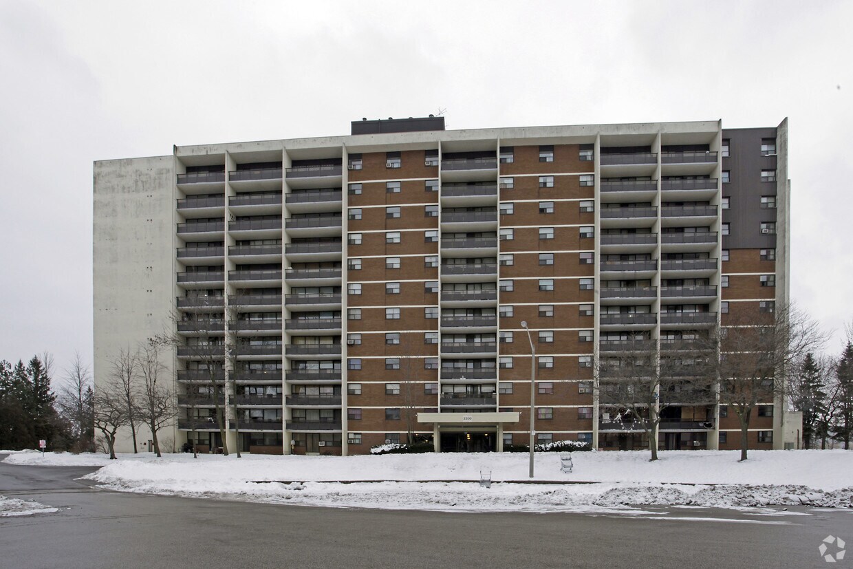 Erin Park Apartments 2200 Roche Ct Mississauga, ON
