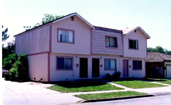 Building Photo - 5236 Snow Dr