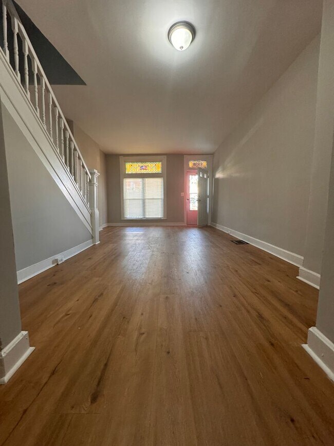 Building Photo - 2 Bedroom+Den