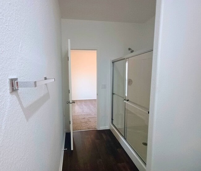 Building Photo - 11 Bon Rea Cir