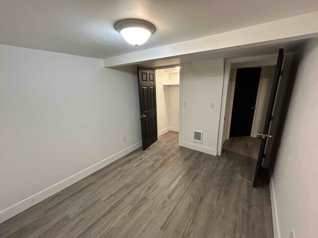 Foto del edificio - 1155 N Garfield Ave