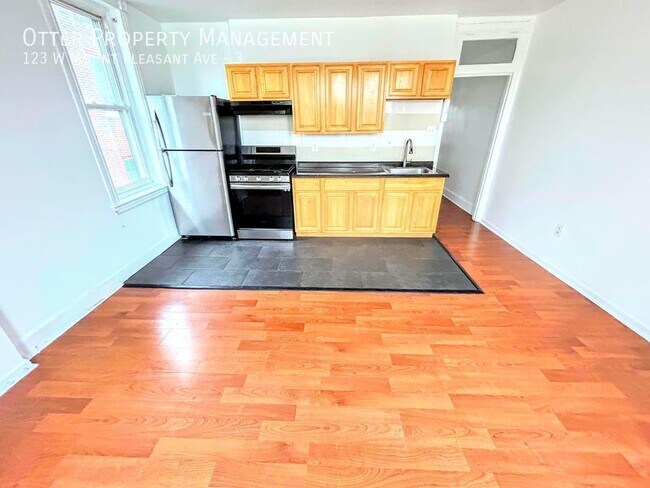 Foto del edificio - 2BR/1BA Sun-drenched Mt. Airy Apt with Sha...