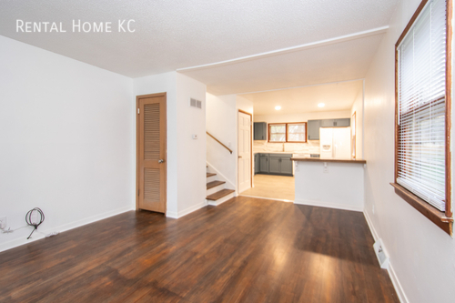 Building Photo - 7941 Robinson St