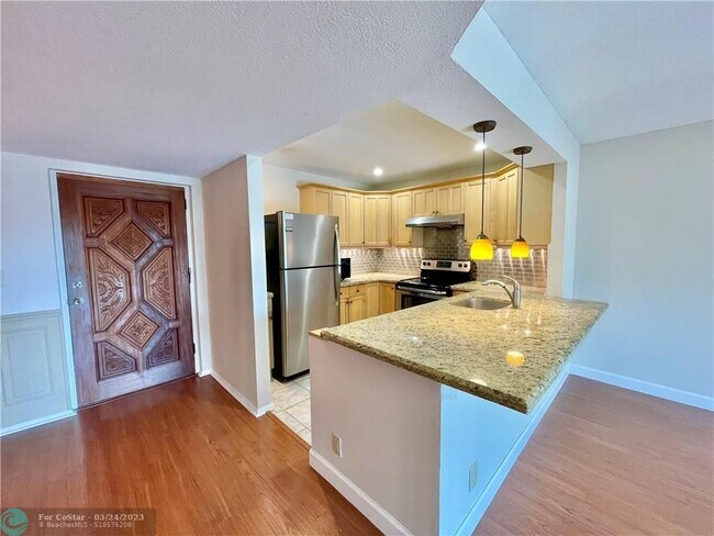 Foto del edificio - 3000 NE 5th Terrace