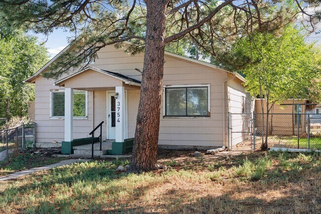 Foto del edificio - 3754 S Delaware St