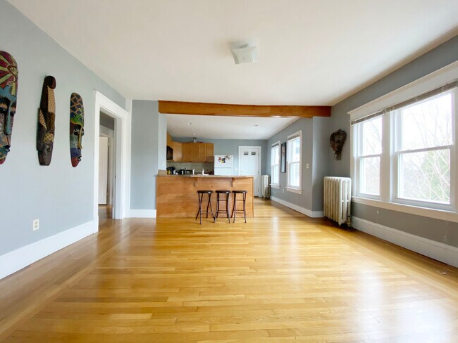 Building Photo - 88 Chapin St