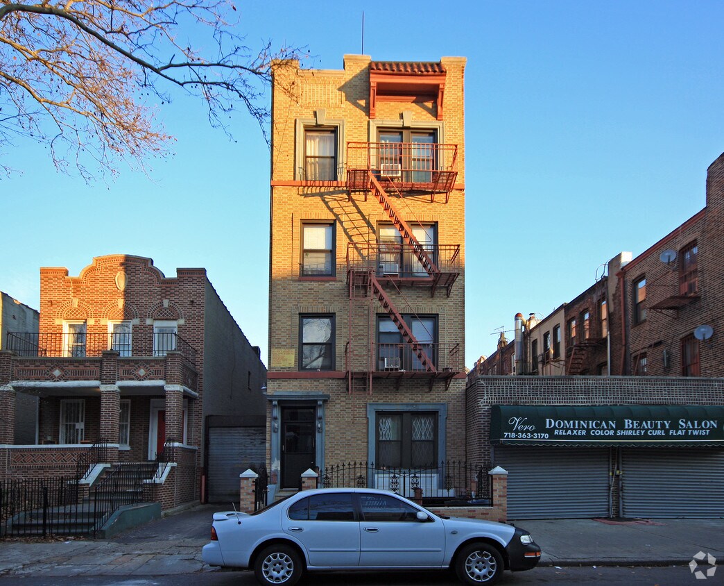 Foto principal - 321 Montgomery St