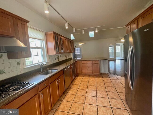 Building Photo - 17027 Bristol Rd