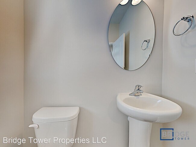 Building Photo - 4 br, 2.5 bath House - 3240 Newell Village...