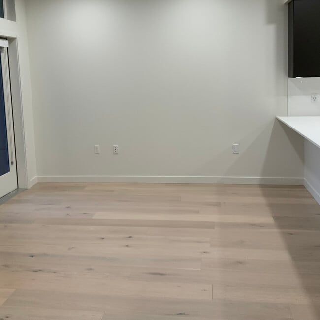 Building Photo - Solace