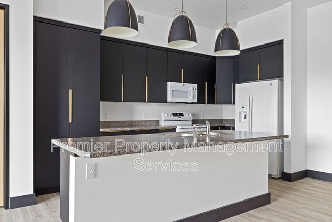 Foto del edificio - 2310 First Ave N