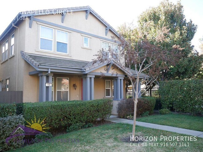 Building Photo - Spacious 4 Bed 2.5 Bath 1957 Sq. Ft. Sacra...