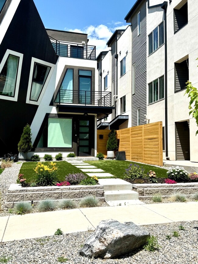 Building Photo - 1631 Irving St