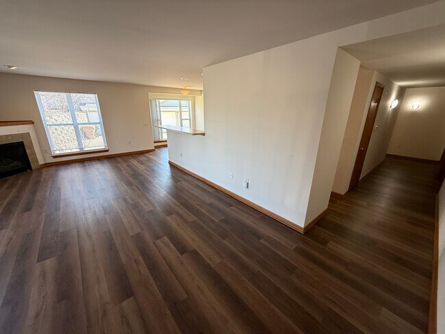 Foto del edificio - 8217 Mansion Hill Ave