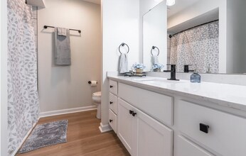 Interior Photo - Lochwood