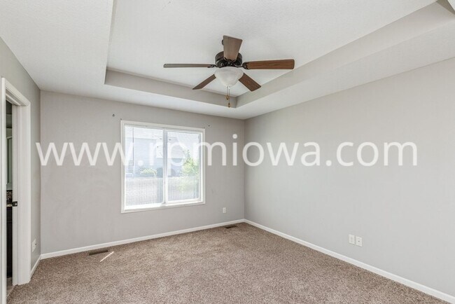 Foto del edificio - NORTH ANKENY HOME!! 4 Bedroom, 2.5 Bathroom Home