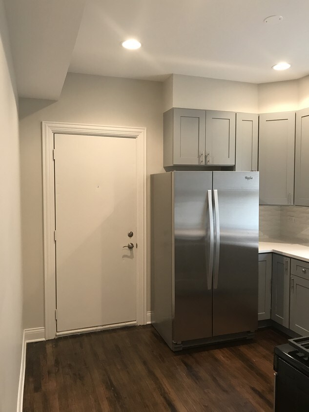 Foto principal - 4730 N Albany Ave