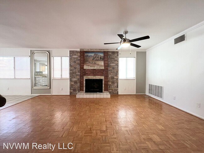 Building Photo - 4 br, 2.5 bath House - 3240 Coral Harbor