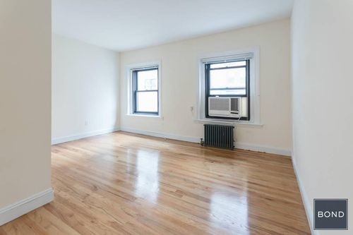 Building Photo - 129 E 24th St
