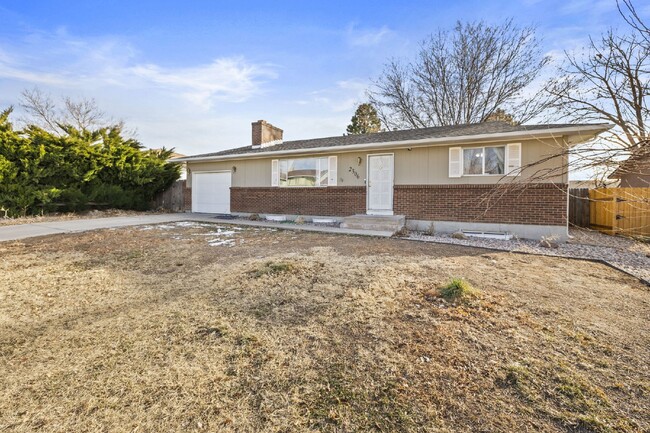 Building Photo - Charming 4-Bedroom, 2-Bath Raised Ranch in...