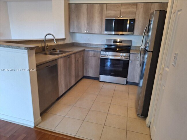 Building Photo - 2240 E Preserve Way