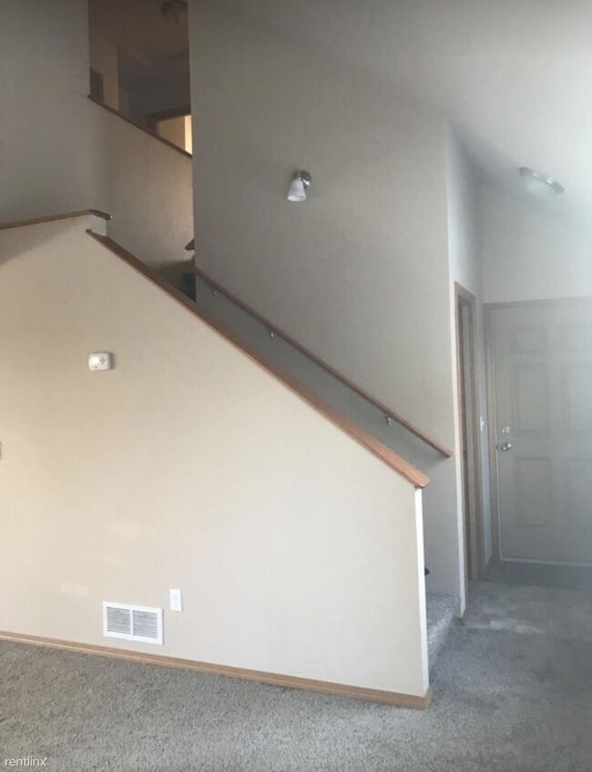 Building Photo - 3 br, 1.5 bath Duplex - 4110 Wilson St