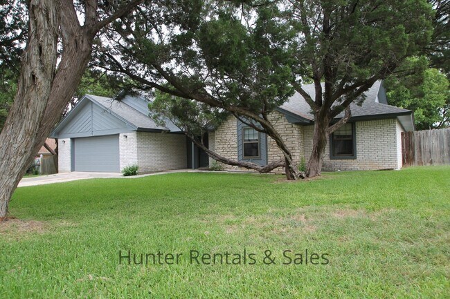 Building Photo - Country Trails Classic!