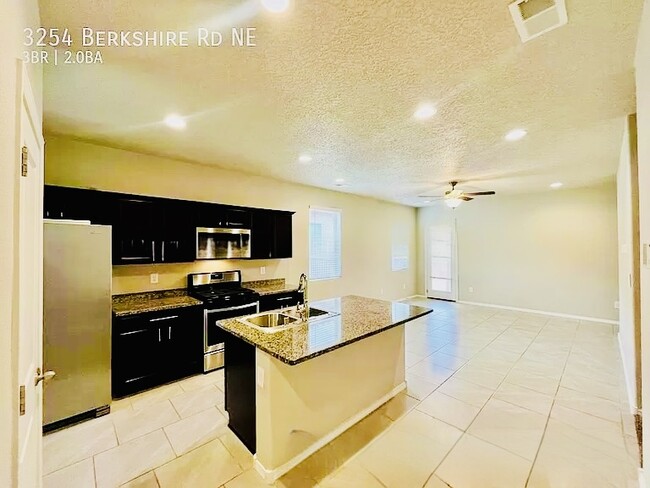 Foto del edificio - 3254 Berkshire Rd NE