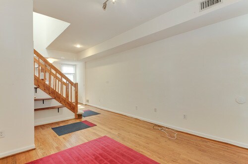 Foto del edificio - 1613 5th St NW