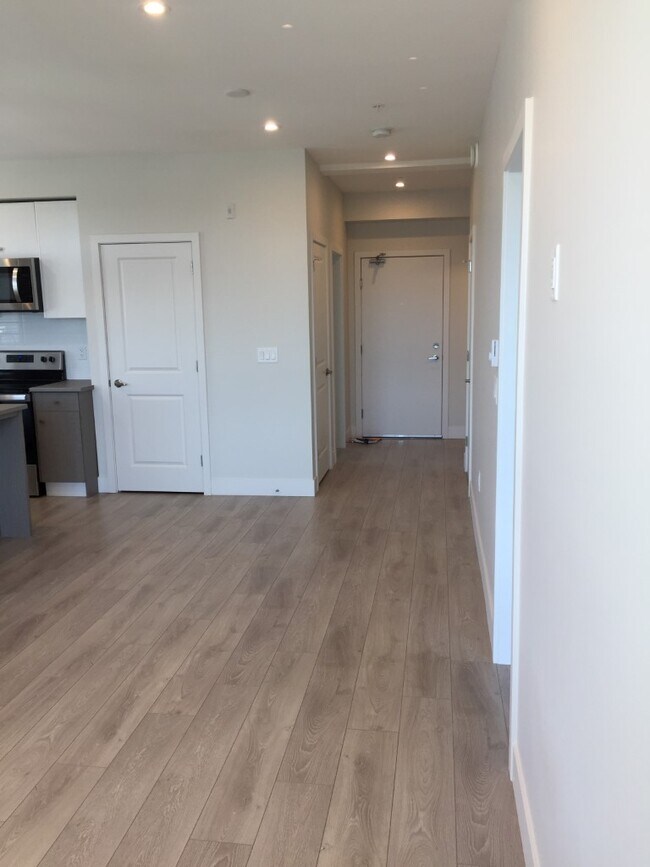 Photo du bâtiment - 1516-1516 McCallum Rd