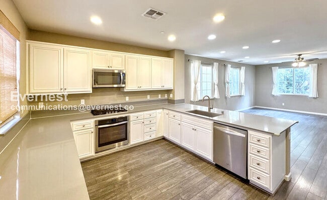 Building Photo - 81 Middleton Pl