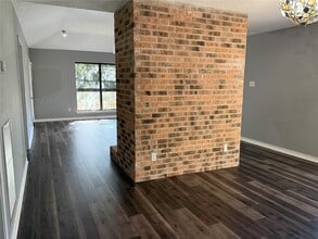 Building Photo - 16 Golf Vw Mnr