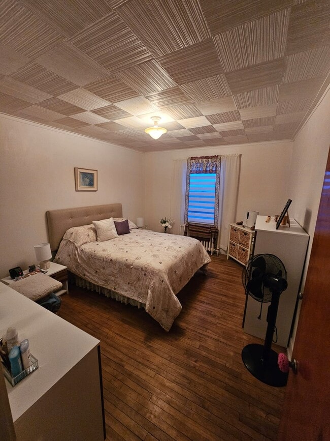 Building Photo - 120 Rue De L'hôtel-De-Ville