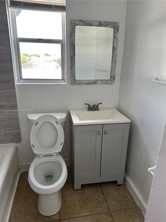 Foto del edificio - 4701 SW 8th St