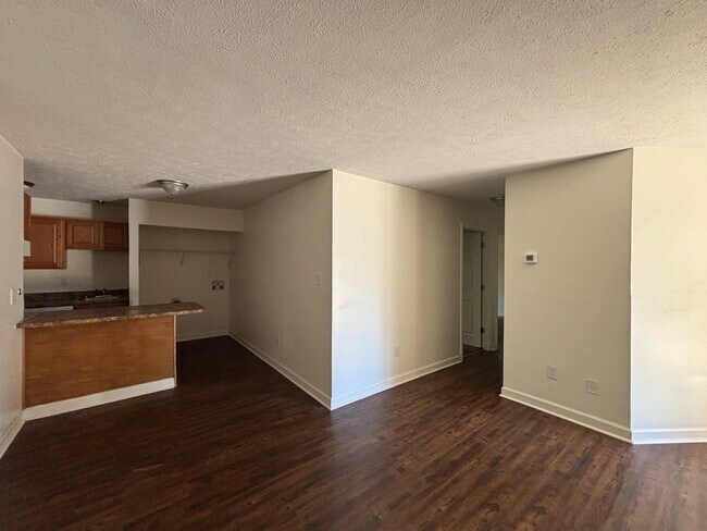 Foto del edificio - 6408 Starbrook Dr