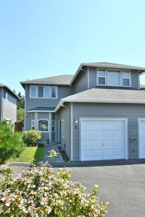Primary Photo - 3bd/2.5ba Edmonds Home