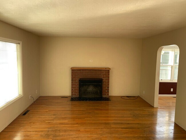 Foto del edificio - Available Now! 3 Bedroom 1.5 Bath House Cl...