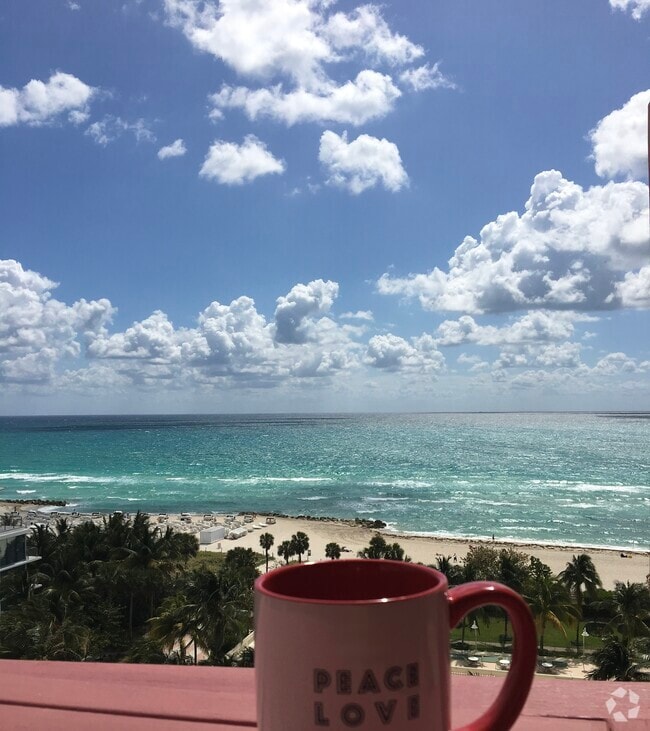 Building Photo - 2899 Collins Ave