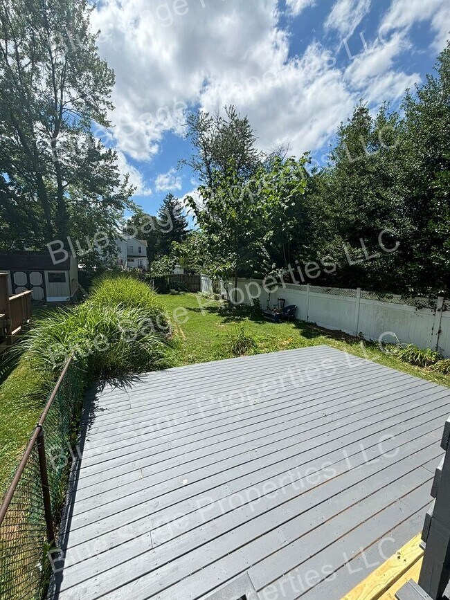 Foto del edificio - 26 Stratford Ave