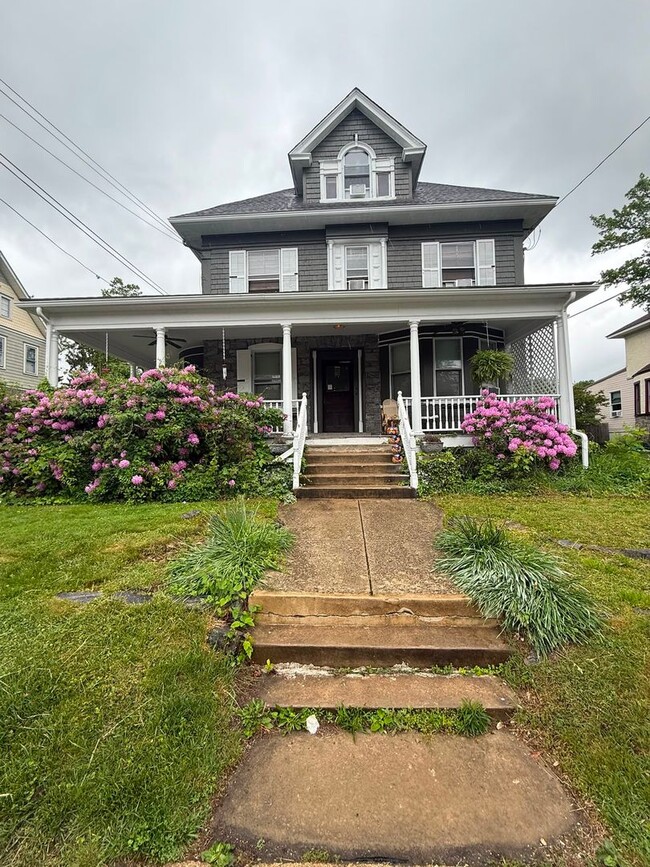 Photo - 236 W Ridley Ave Apartment