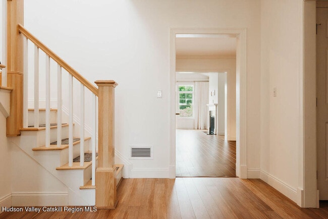 Foto del edificio - 43 Oakwood Ln