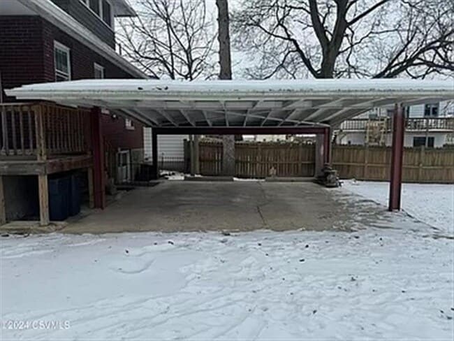 Building Photo - Comfortable home f6