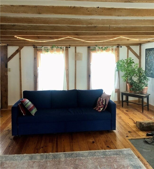 Building Photo - 390 Lower Main St