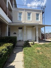Building Photo - 450 S 18th St